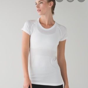Lululemon short sleeve top